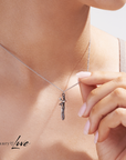 Collar Abrazo-Infinito® plateado (con nota especial)