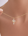Collar Cruz y Corona